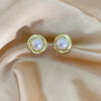 2021 Kórejský Nové Jednoduché Geometrie Náušnice, Módne Temperament Sladké Pearl Flower Náušnice Strieborné Ear Piercing Ženské Šperky